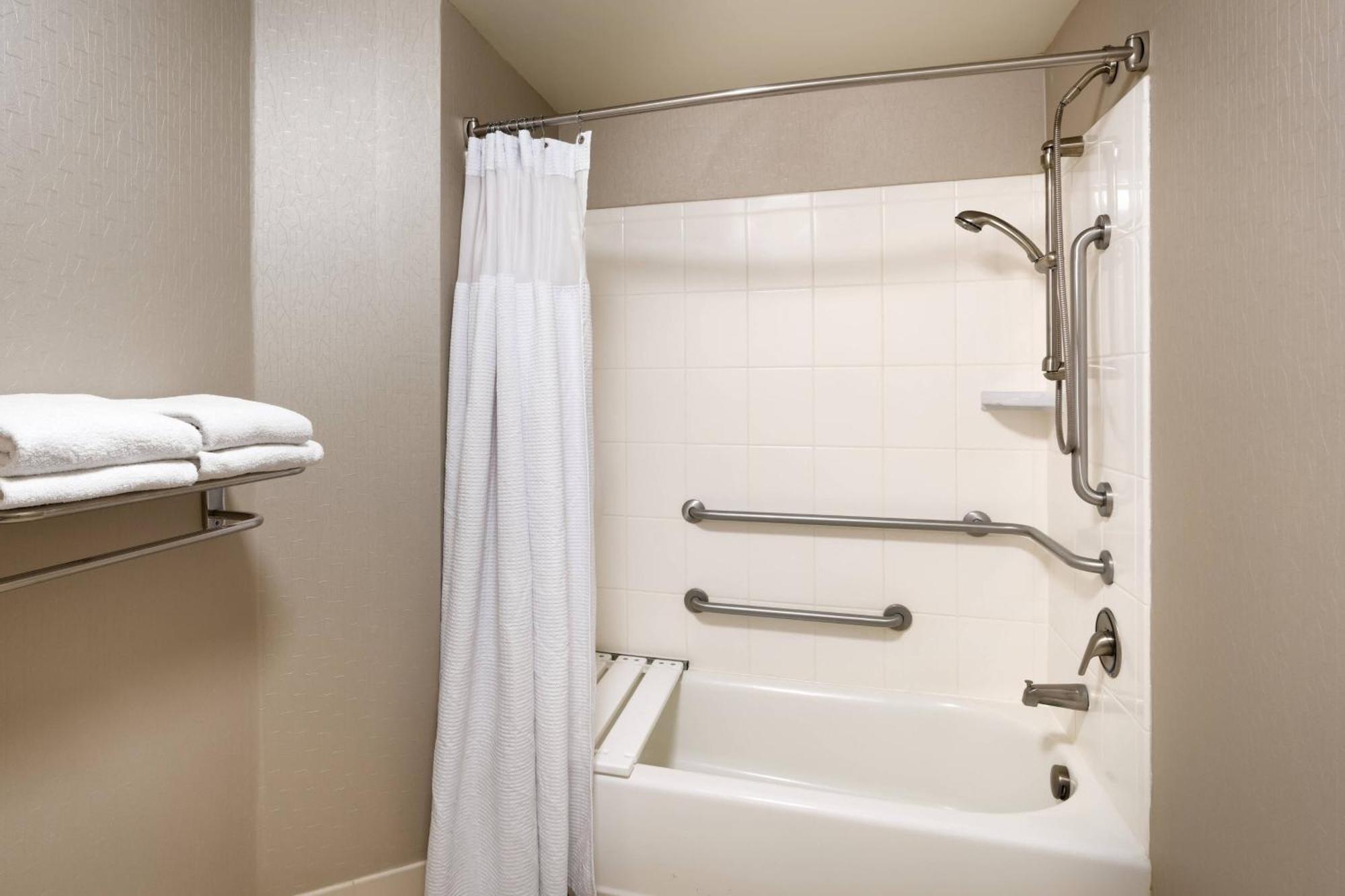 Springhill Hotel 3*